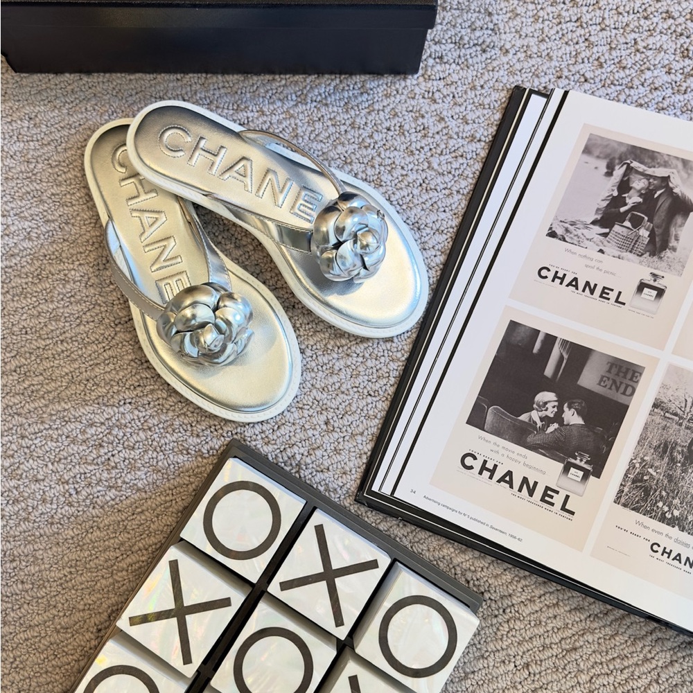 CHANEL THONGS SILVER size 35.5 - Picture 7 of 8